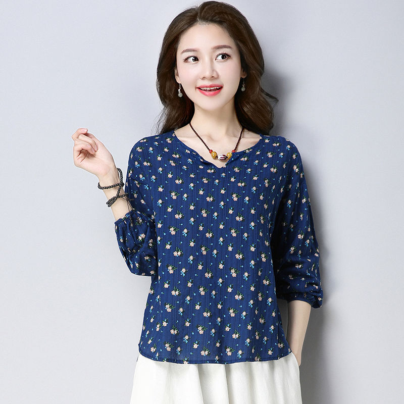 别看婆婆52岁，眼光却贼好!新买的棉麻装+阔腿裤，人人夸她美