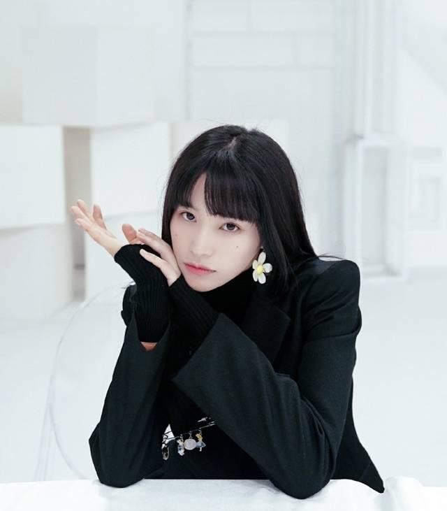  [段小薇]《青你2》段小嘉盗取小松菜奈相片后，又在vlog中窃取其视頻影象