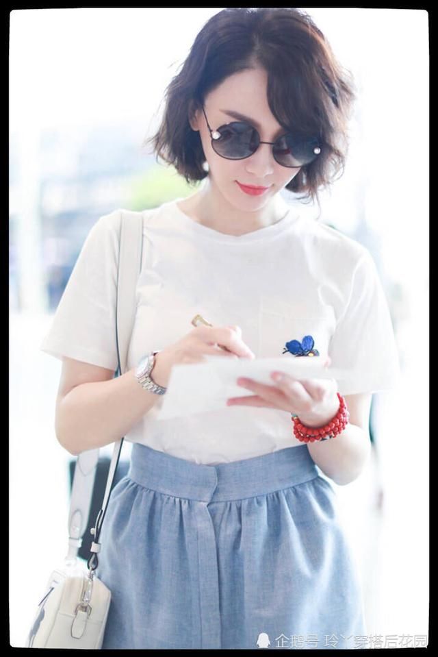 41岁陈数裙子这么紧还塞得进T恤？网友：腰围一尺五？