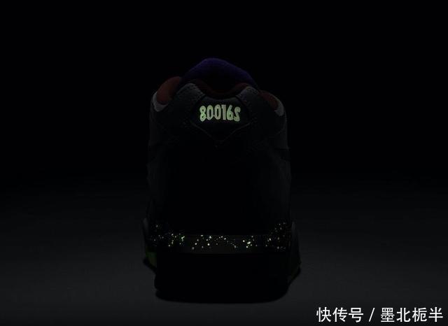 【好看】夜光中底犹如银河!这双全新的NikeAirFlight89太好看了