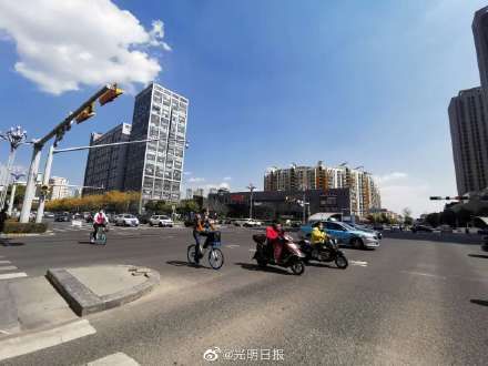  严禁■首日直击：昆明全面恢复交通运输秩序