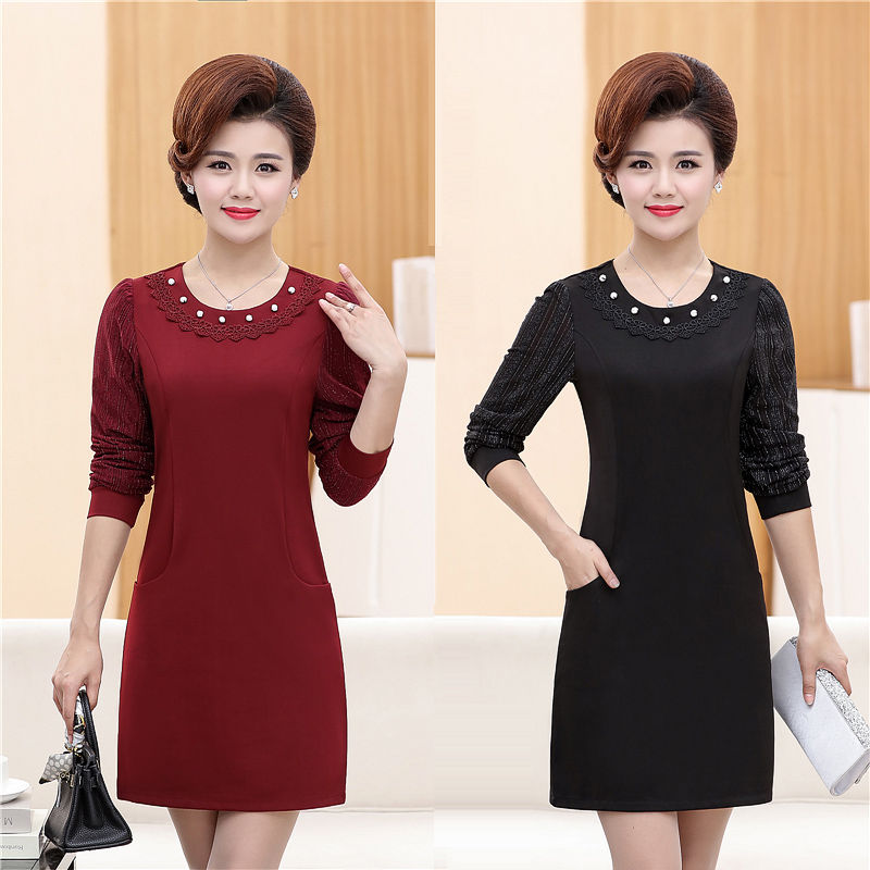 连旗袍都自愧不如的秋裙!70后美女国庆出游穿，都美得爆水管