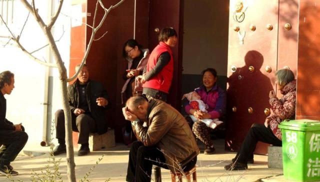  【用钱】在农村，亲戚朋友那么多，可为啥急用钱的时候谁也不借