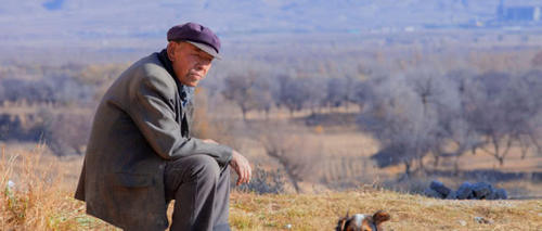  「发生」留守老人的问题越来越严重了，当他们离世之后，农村会