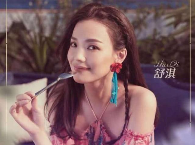 女星微博晒美食内幕，粉丝们别再被骗了，全是摆拍根本不吃