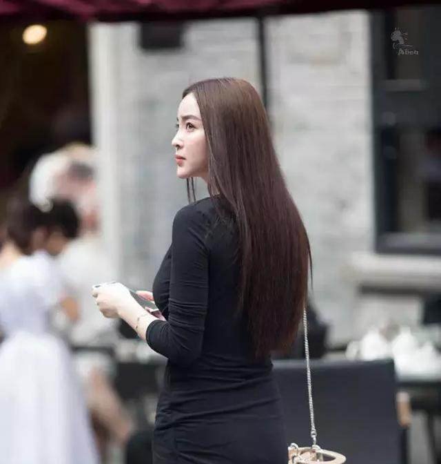 街拍美女北京三里屯 VS 上海步行街 哪里的美女穿着更好看