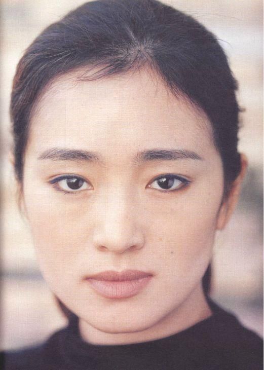 赵丽颖“停工”内幕?彭于晏回应“换座位”事件?巩俐食言?