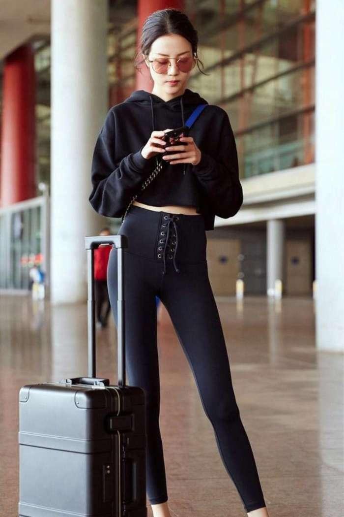 穿运动装紧身裤的美女，别有一番魅力在其中！