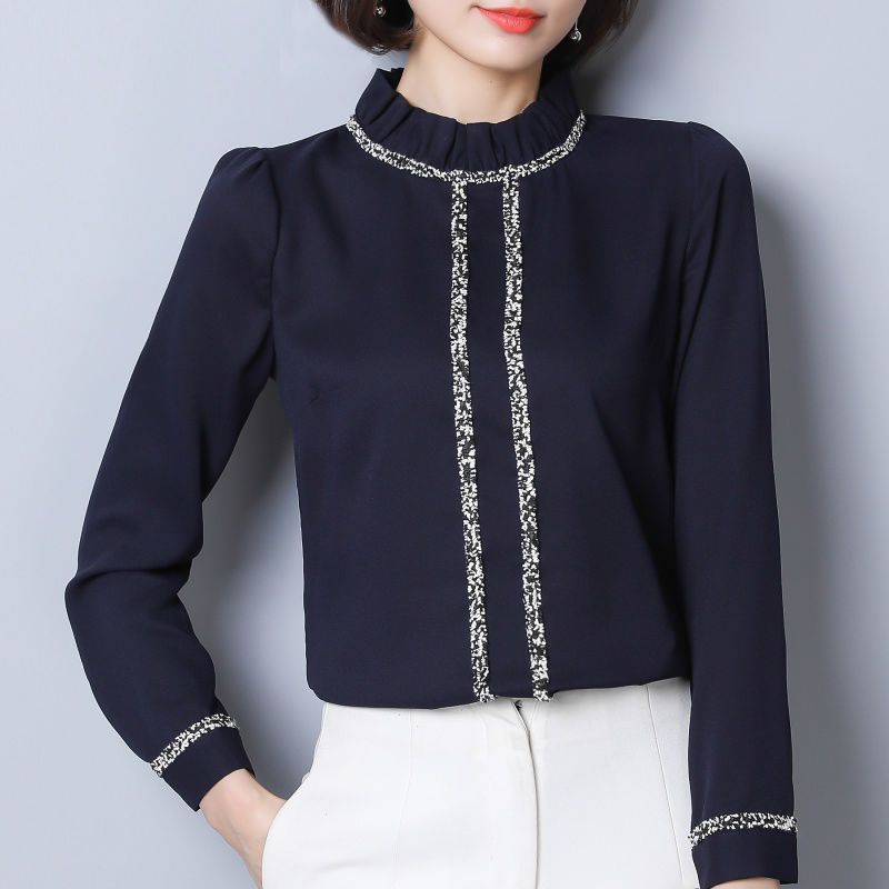 天那!小姨太会穿了,刚入秋就换上这样的秋装,美嫩的像18姑娘