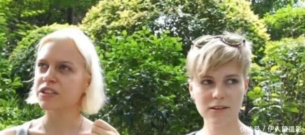 美国美女来上海旅行，地铁排队时却产生疑惑：中国人为何这样做？