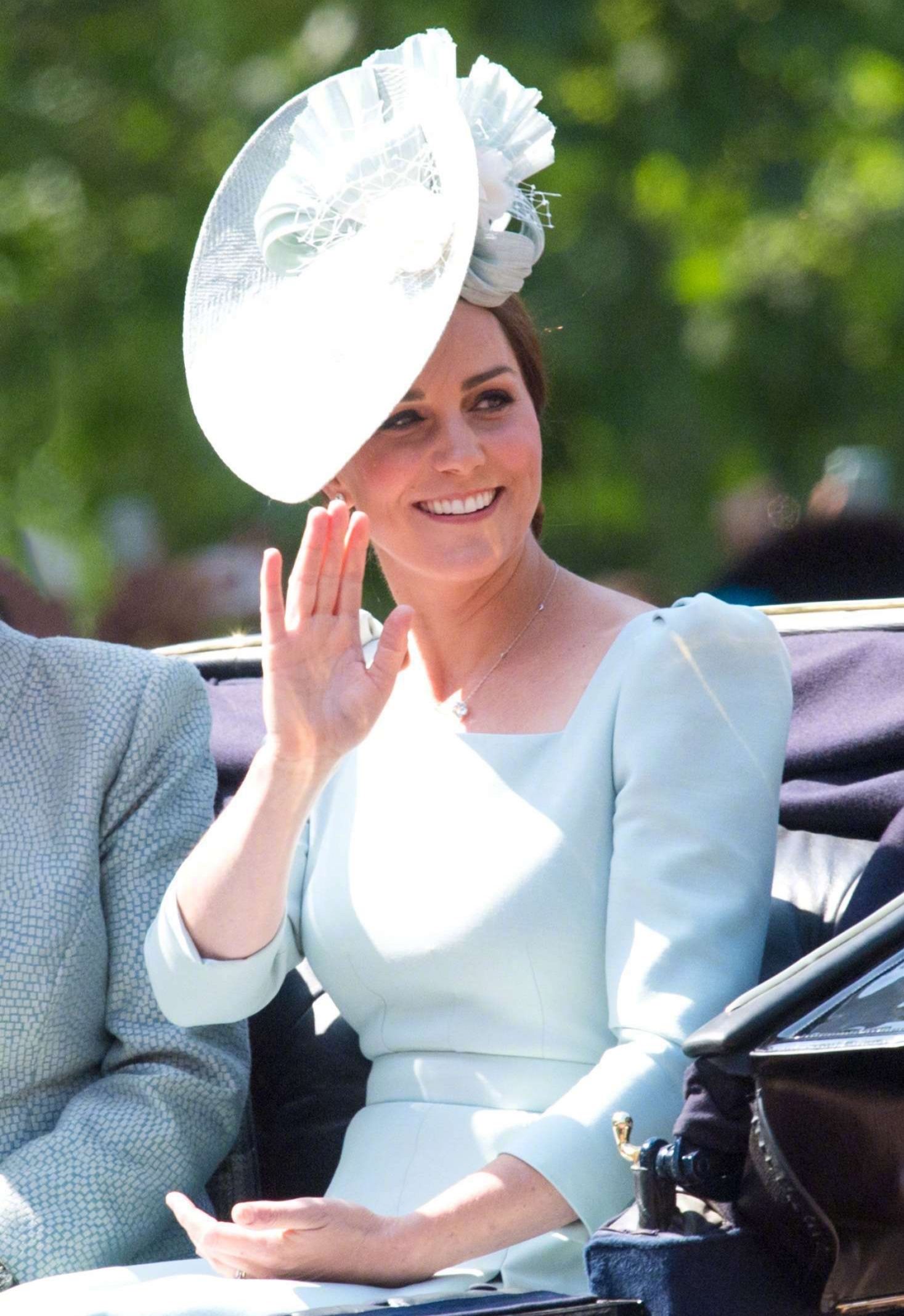 “美帽”如花，凯特王妃的帽子戏法