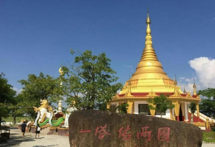 中国一村庄，种西瓜却结果在外国，荡秋千稍微用力就出国了