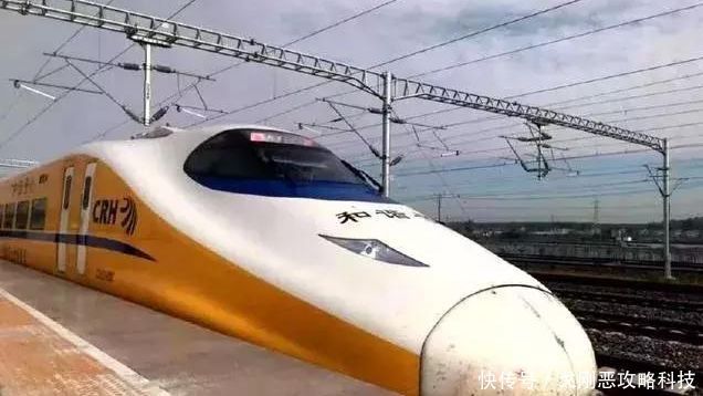  「行驶」同在铁轨上行驶，为何火车时速120公里，高铁却能达到35