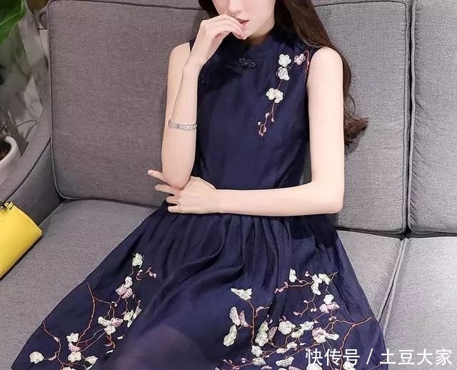  『古典』改良版旗袍中国风连衣裙，着重体现东方女性含蓄优雅的魅力