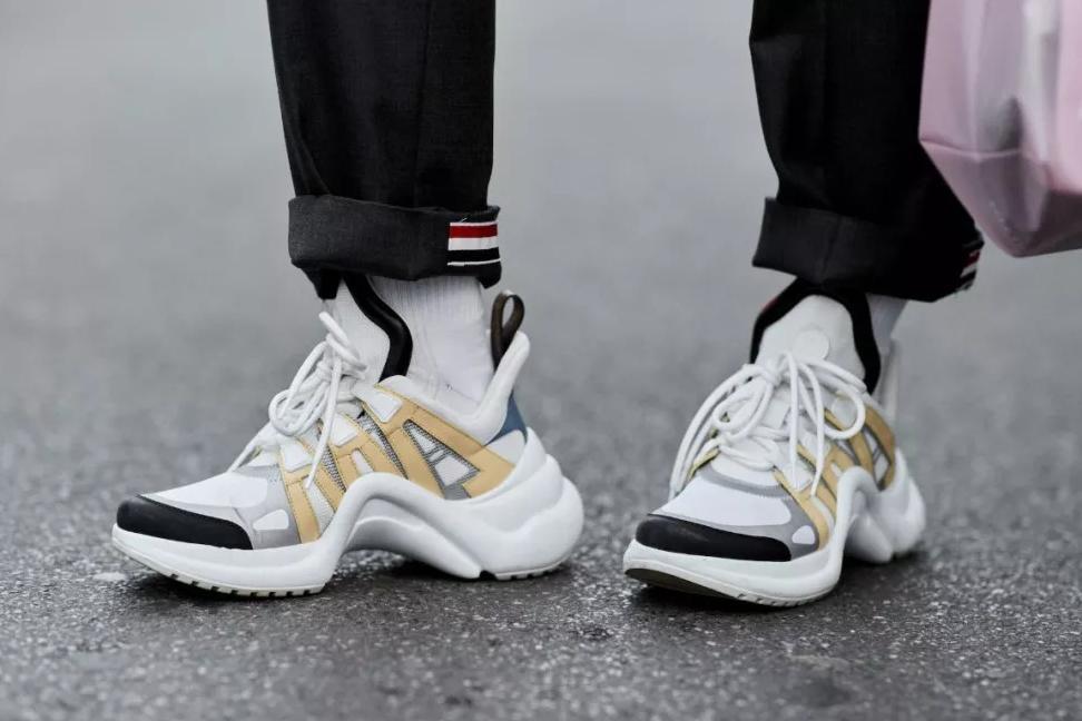 这些丑球鞋，真的值这么多钱吗？