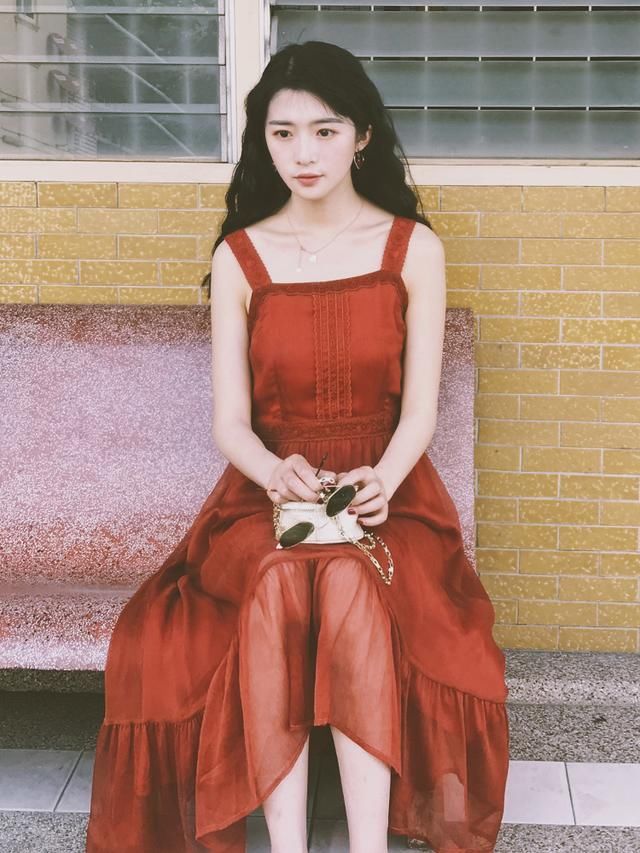 姐姐说我一点也不淑女，给我买了几条裙子穿上身以后果然很淑女