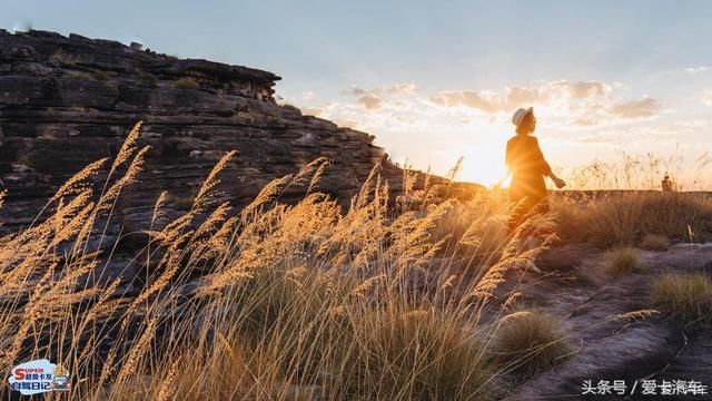 超级卡友自驾日记，落日成诗，独闯北领的狂野秘境