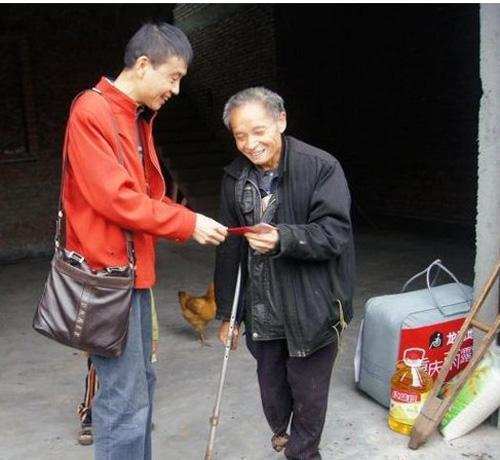  「家家」这四类人，不缴纳新农合也能看病报销！农村几乎家家都