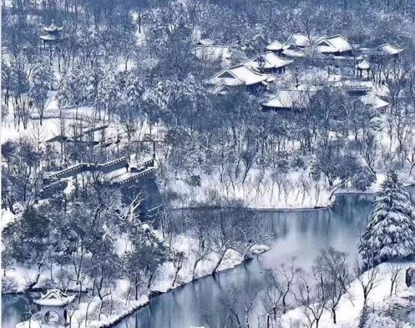 雪里山河，水墨中国