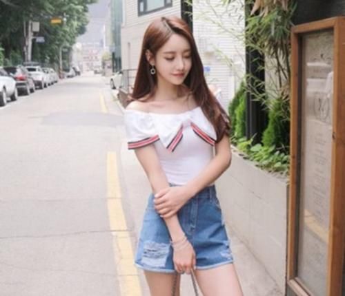 惹人爱■“鱼鳞片”的6厘米牛仔裤,青春女神的莲花衣,网友:惹人爱!