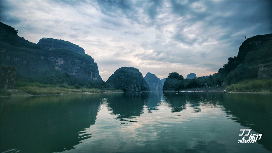 龙虎山道家圣地，为何解不开千年悬棺之谜