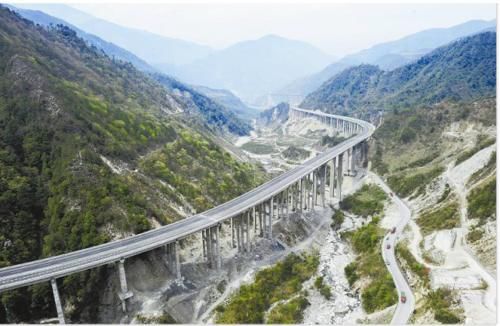  港珠澳大桥：中国又一世界级大桥，比港珠澳大桥雄伟100倍，老外