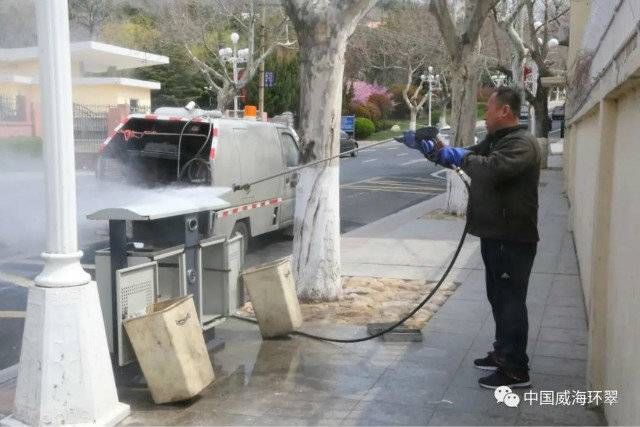  『梳妆』环翠区组织900余名环卫工人为城市“梳妆”