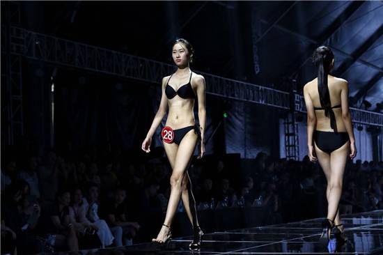 2018豫发郑州国际时装周暨郑州国际时尚文化周如约举行