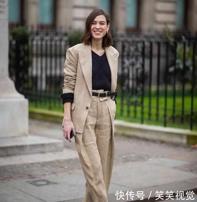  『钟小姐』曾经是“第一时尚博主”，如今很少街拍，但女孩们更爱她了