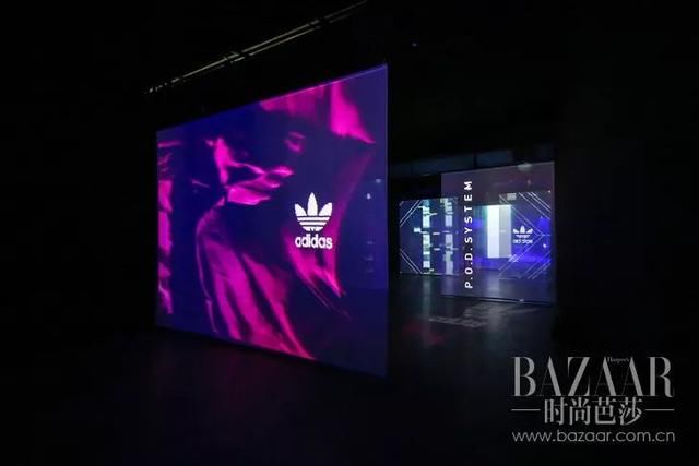 每周时报|LOEWE出书,Supreme卖报纸,本周时尚圈也太文艺了吧