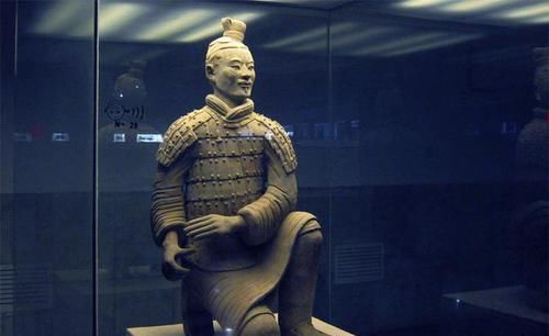 这是世界八大奇迹之一，是其中最著名的代表，其建筑方式至今未知