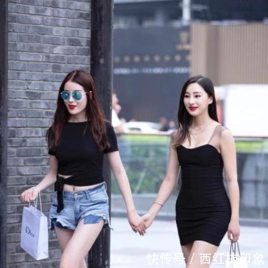 小姐姐|街拍:超可爱的小姐姐,大长腿十分亮眼,非常有女人味