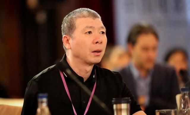 冯小刚正面回应,疑似为自己洗白,没想到网友一句话一针见血