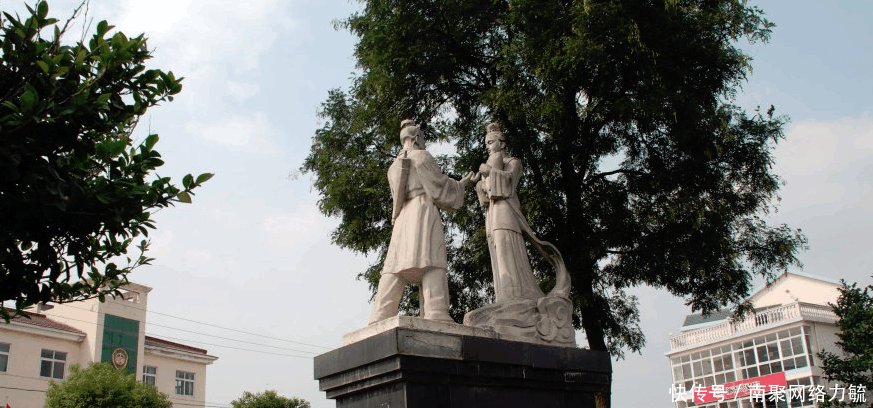 好好一个镇子被一条街分成两块, 江苏和安徽各管辖一个