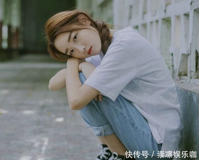  『色马丁靴』小白鞋过时了！今年早春“回头率最高”的3款鞋，时髦显高又好穿