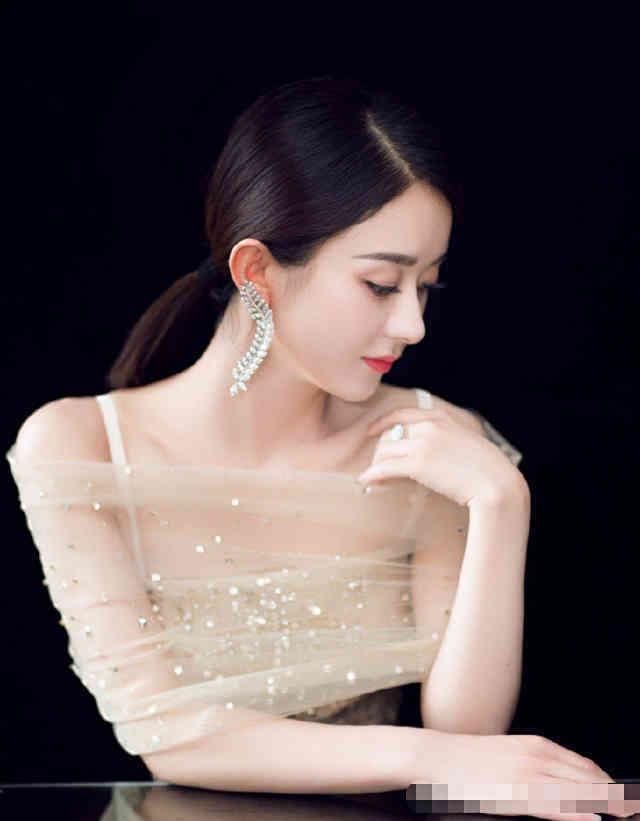 赵丽颖秒删微博，只有1分钟已有2万人阅读，暴露了娱乐圈大秘密！