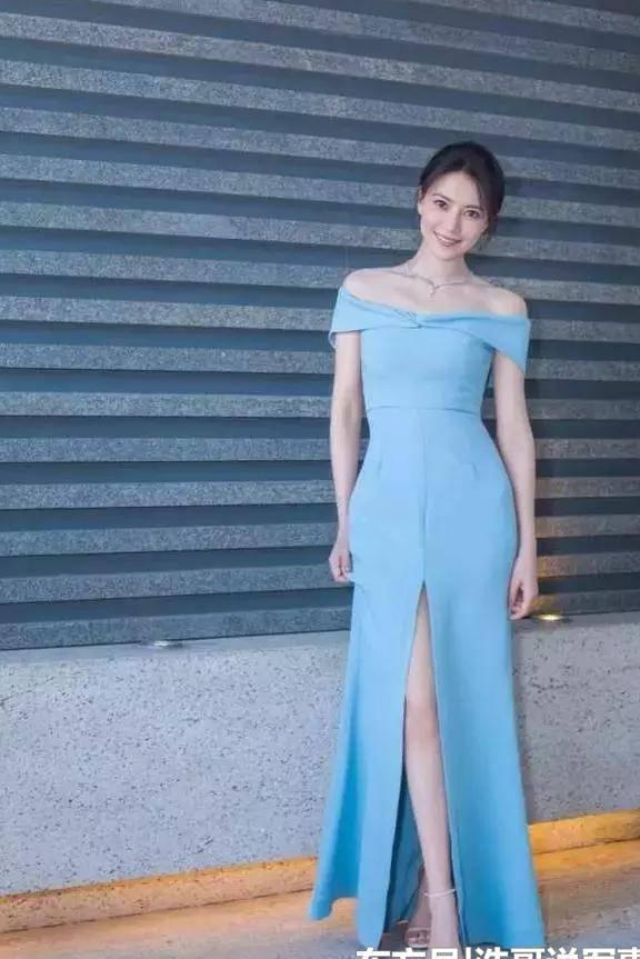 38岁高圆圆和29岁杨颖撞衫,差距尴尬,一个女神一个像路人