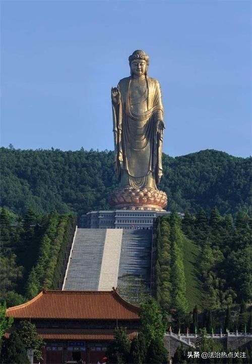 河南平顶山 佛泉寺百米中原大佛