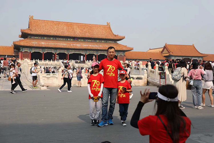 故宫“休假”归来 开门迎客游人如织