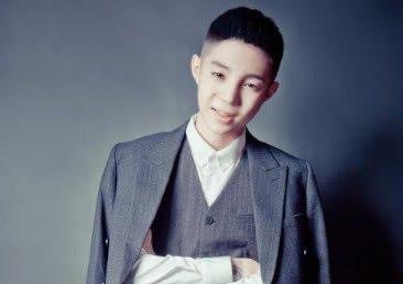 网红高迪发朋友圈，却不小心暴露银行卡余额，余额数字惊人