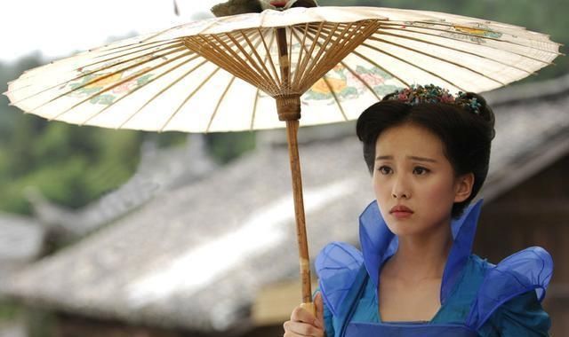 「高难度」古装剧的撑伞美人，杨紫甜美可爱，刘亦菲高难度，而她最为经典