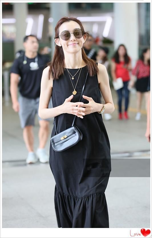 本以为39岁陈乔恩保养的够嫩的了，可看到42岁范玮琪，我沉默了！