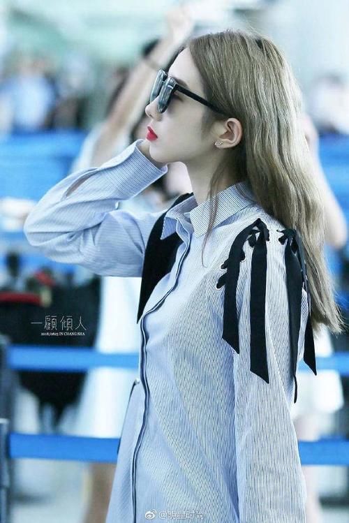 166周洁琼和164孟美岐秀美腿,网友:腿长人美!