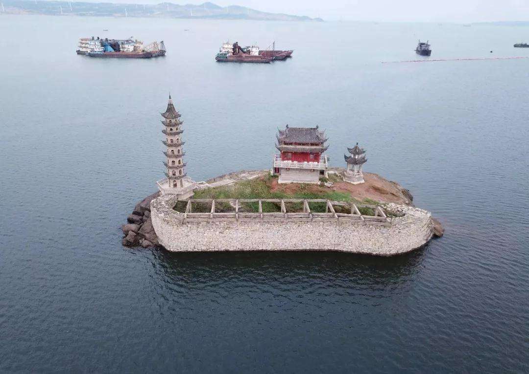 国内最“猛”建筑，潜藏水中1千年没损毁，一年仅有一次机会见到