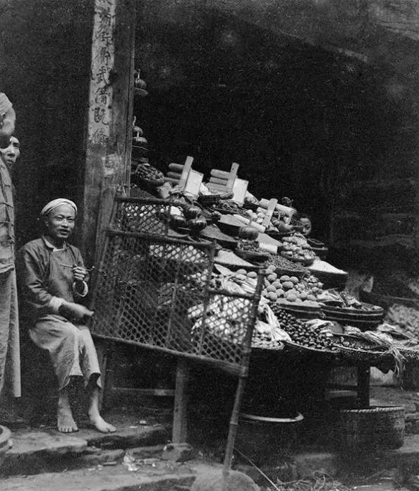  「发现」美国人在鞋盒里发现了6000张中国老照片