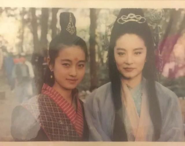 马伊琍高一被老师批评与多名男生早恋，网友:原来不是谣言