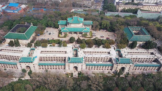 我国最厉害的城市有82所大学,大学生就上百万,不是北上广深