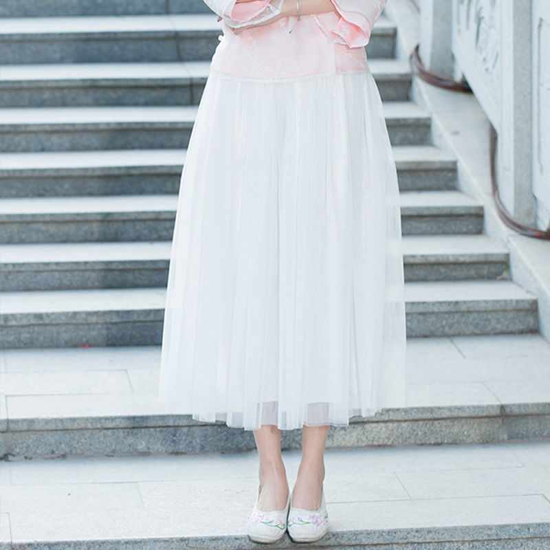 终于盼到工资到账了!期待好久的裙子，显嫩百搭，美的怦然心动