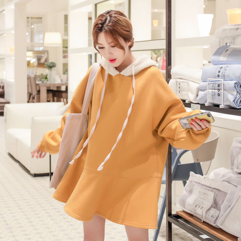 有一种裙，叫“卫衣裙”，上身确实美腻时髦，穿上超舒服