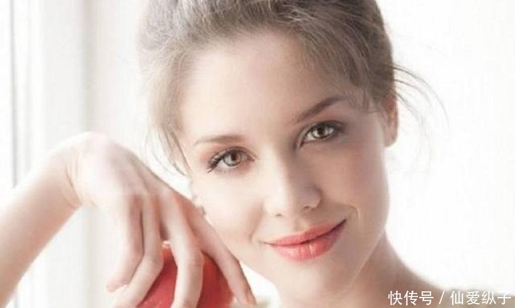  [皮肤变得]女人要想养出好皮肤，牢记这4个护肤小技巧，变白变美不止一点点
